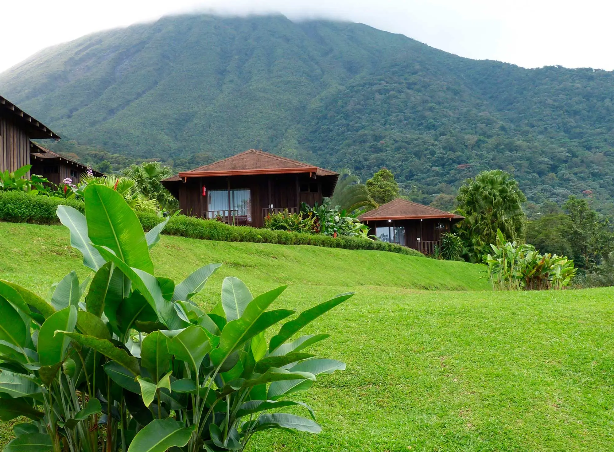 Bungalows with direct view of Arenal Volcano, Hotel Arenal Montechiari